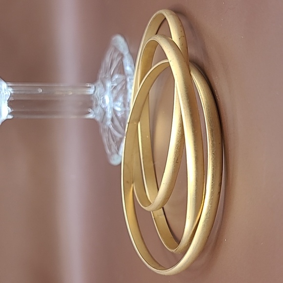 Gold color infinity bracelet - Picture 1 of 4